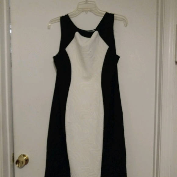 Ronni Nicole Dresses & Skirts - Ronni Nicole Black and White Sundress